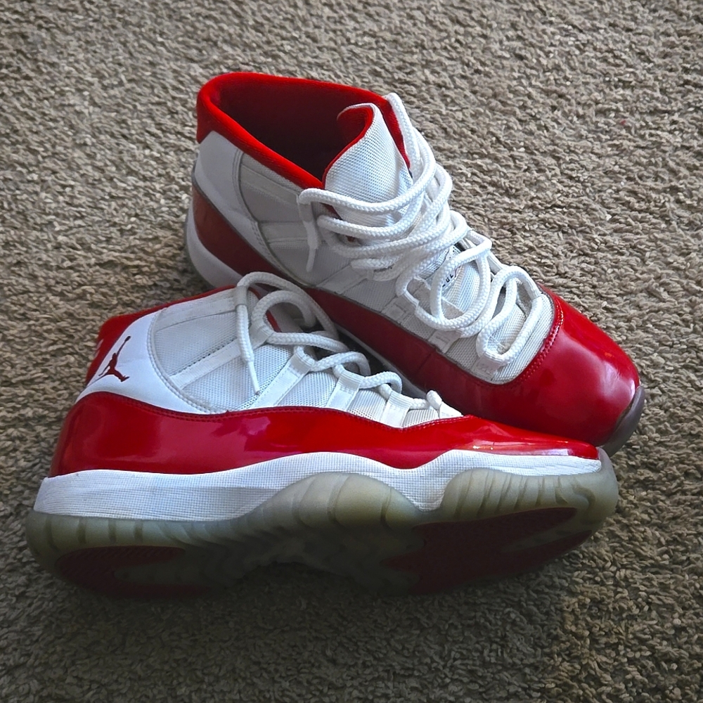COPY - Jordan 11 - cherry